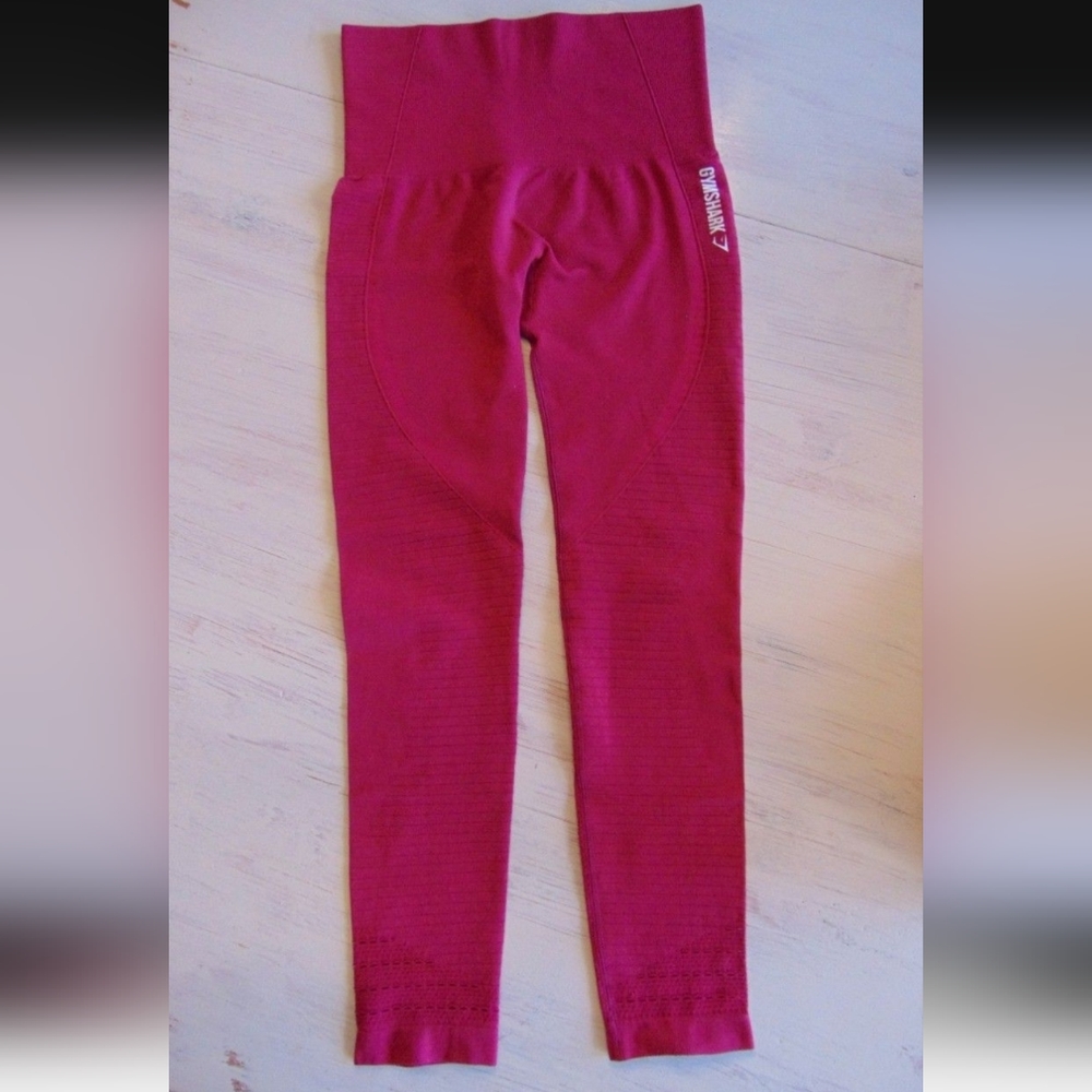 GYMSHARK LEGGING SEAMLESS RED COLOR HIGH WAISTBAND SIZE S  LIKE NEW, NEVER WORN